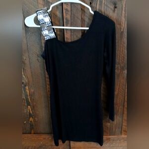 Wet Seal 🖤One Shoulder🖤Black Dress with Metallic Details